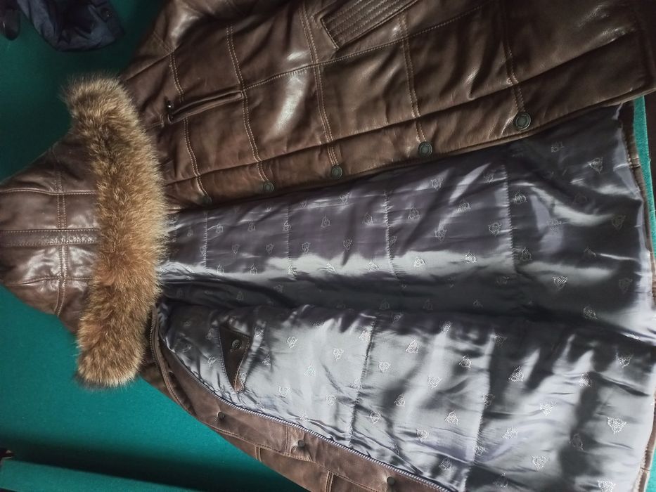 Чоловіча шкіряна зимова куртка 50 розміру