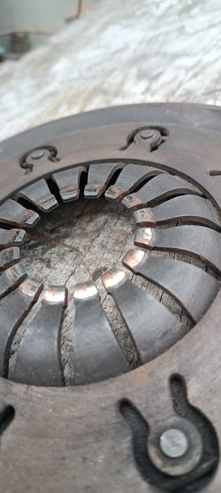 Корзина щеплення з маховиком на Опель омега.