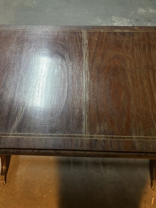 Mesa de apoio com gavetas antiga