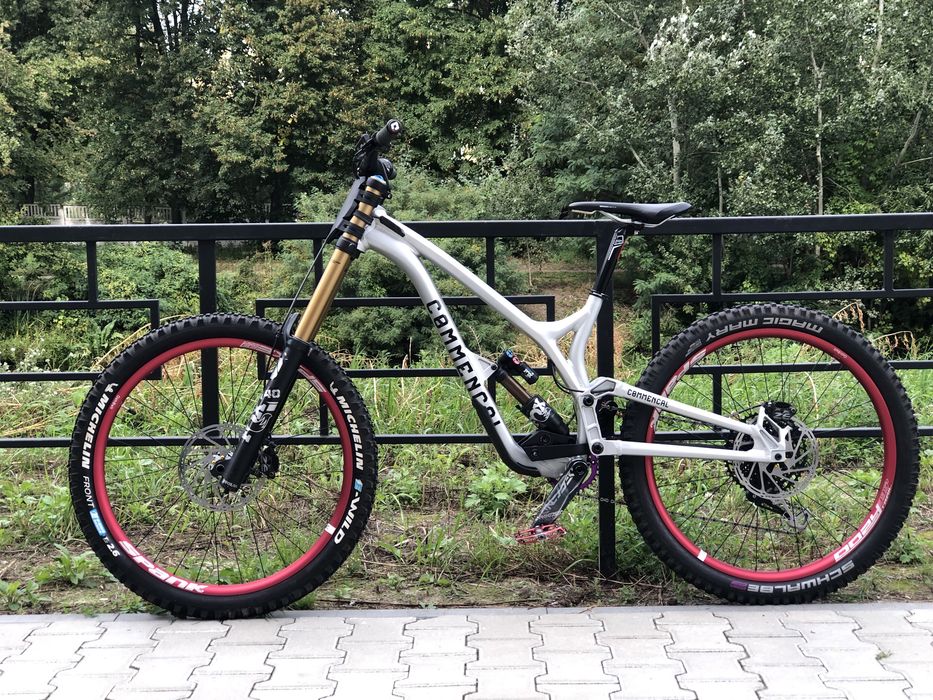 Commencal DH supreme 2021 (fox,sram,spank)