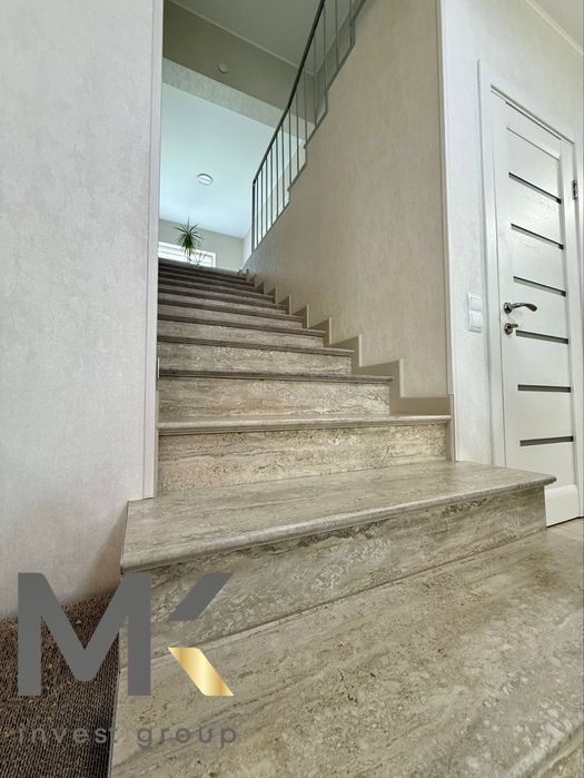 Будинок з ремонтом , басейном та банею. Лісова Буча. Продаж без %