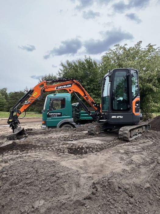 Usługa Minikoparka Wywrotka Koparka Roboty Ziemne Przyłącza Wykopy