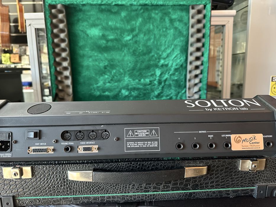 Caixa de ritmos Solton MS40 com estojo