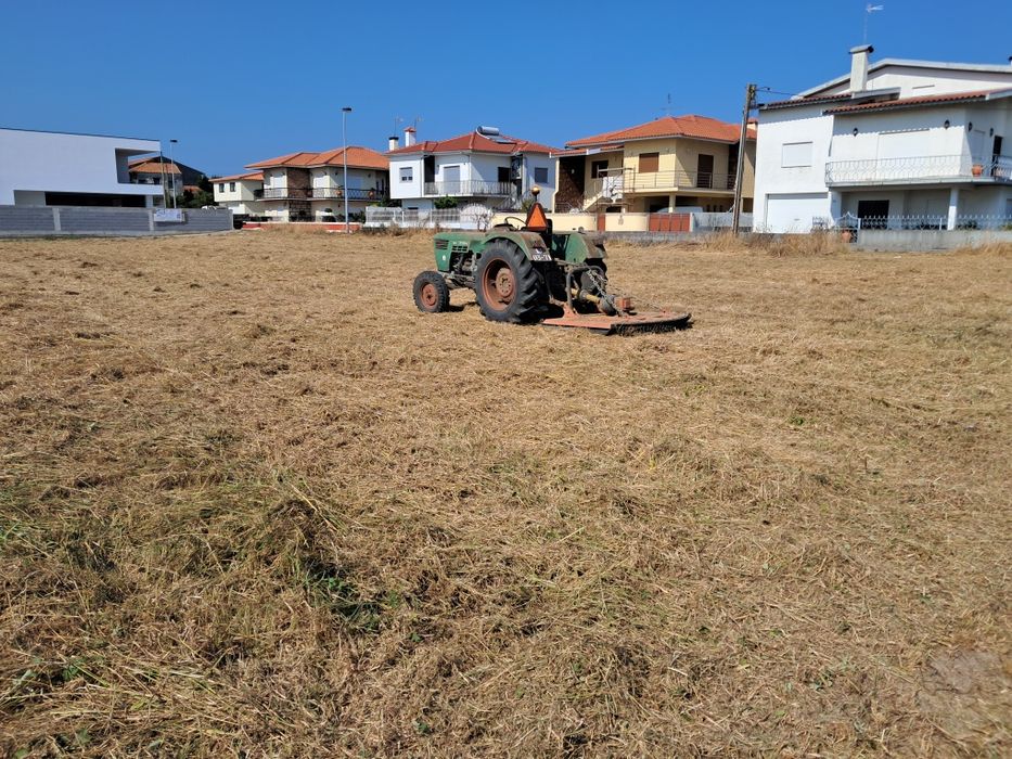 Limpeza trator e capinadeira
