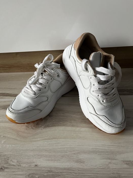 Białe skórzane sneakersy Camel Active 36