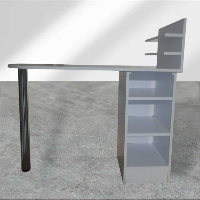 Стіл. Манікюрний