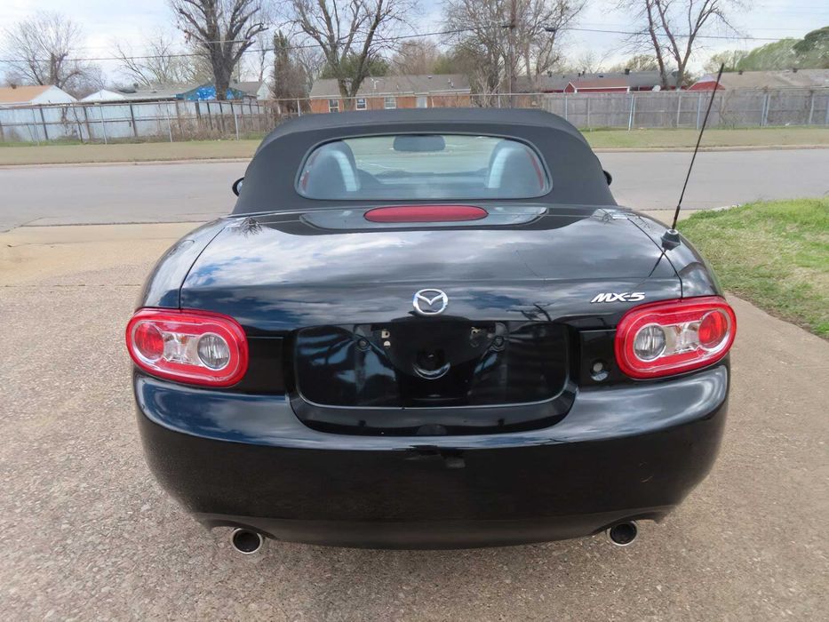 Mazda MX-5      2013