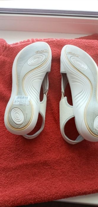 Босоножки Clarks р.41,5