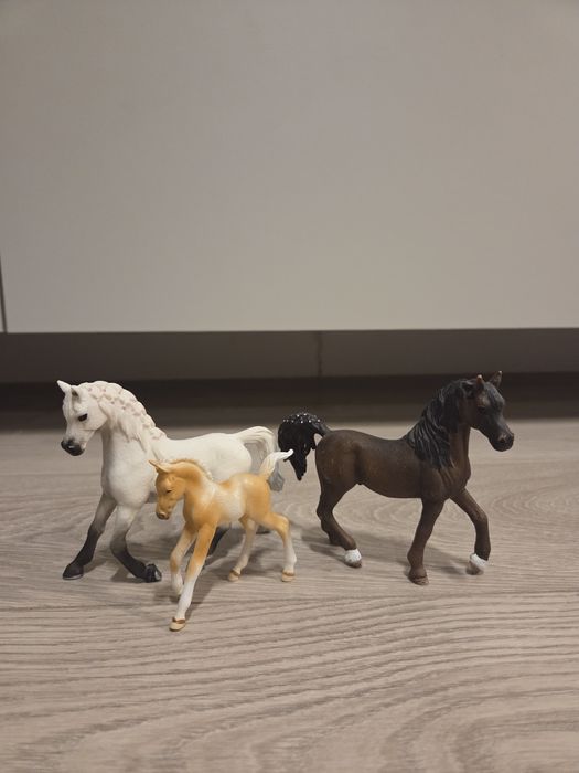 Oryginalne figurki konie schleich