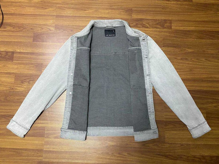 Джинсовка Medicine Grey світло сіра (Розмір L, на M-L)