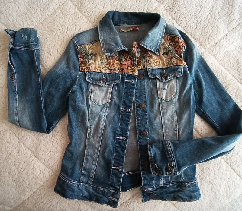 Blusão de ganga da Stradivarius,