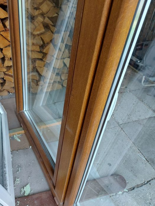 Okno PCV Dwuszybowe Dwuskrzydłowe Złoty Dąb  Moskitiera