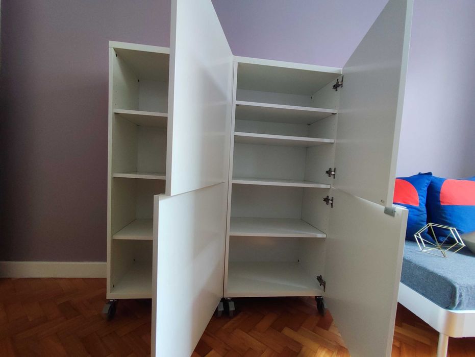 BESTA - duas estantes , com portas e rodízios, brancas, IKEA