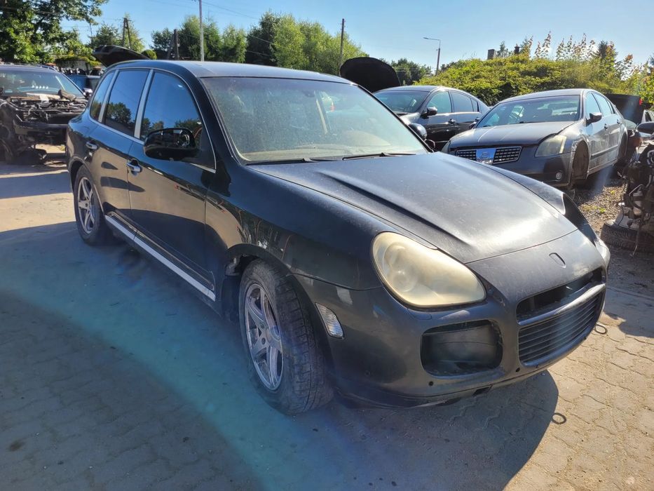 PORSCHE CAYENNE 955 fotel fotele kanapa deska kokpit podsufitka boczek boczki klamka podłokietnik licznik