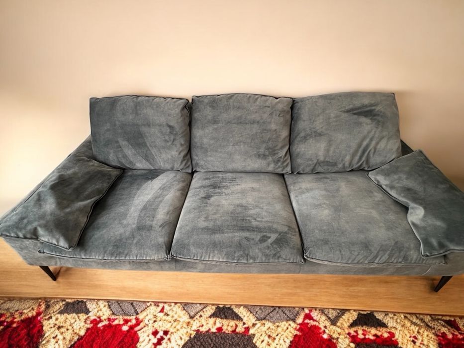 Sofá de veludo azul turquesa como novo