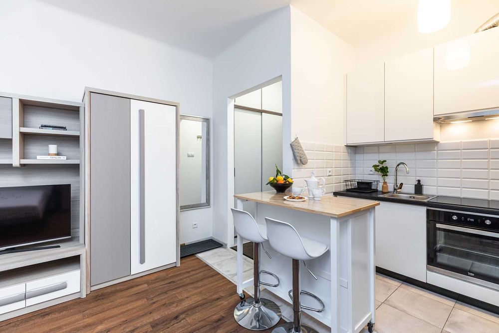 Praga Południe, 2 pokoje, ul. Genewska, parter