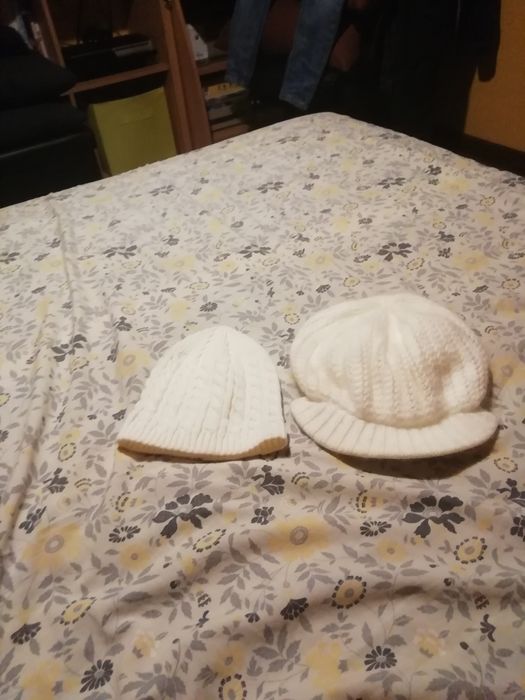 Boinas brancas