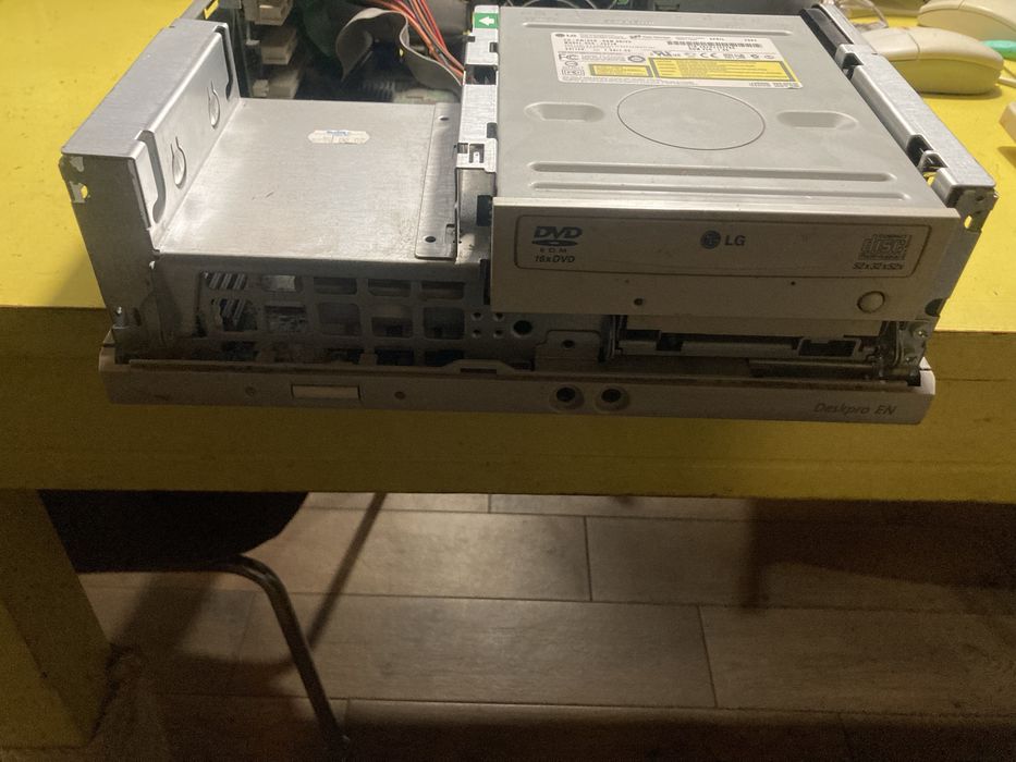 Komputer retro Compaq deskpro intel pentium 3