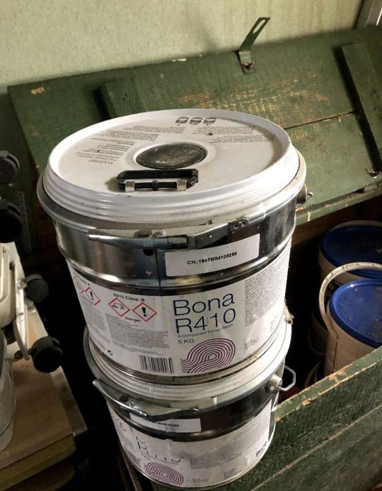 Продам  двокомпонентну  епоксидну  смолу   Bona R 410.