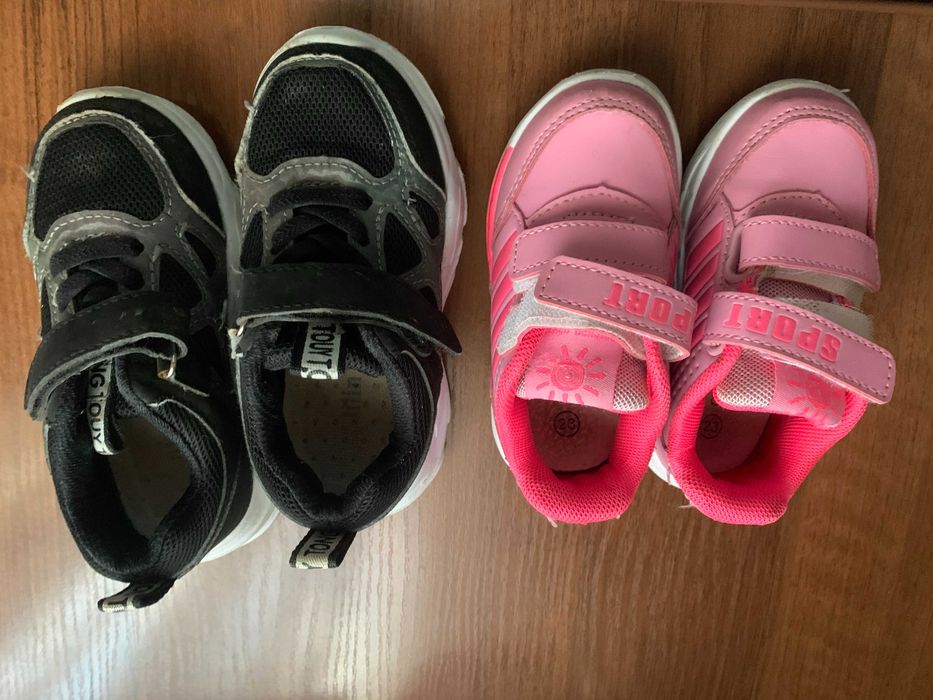Крокси, босоніжки, кросівки  на дівчинку
