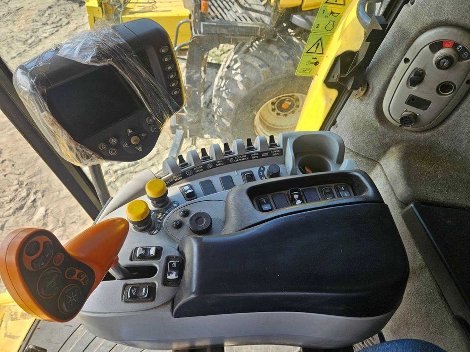 Комбайн зернозбиральний New Holland-CX8090