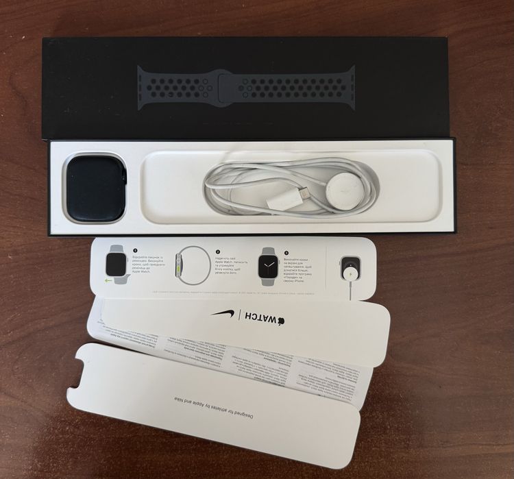Apple Watch Series 7 45 mm Nike