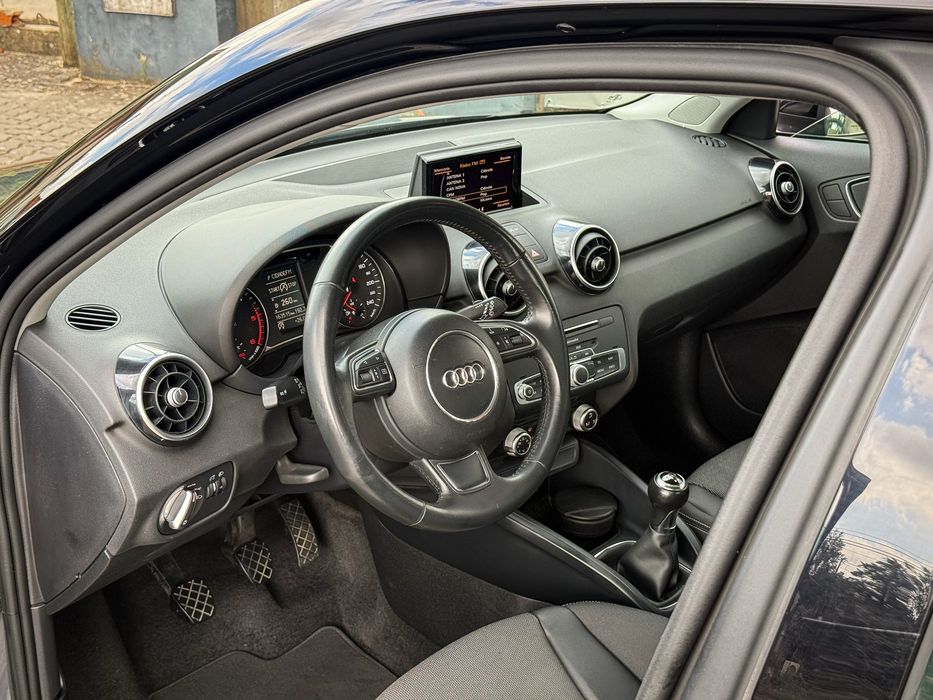 Audi A1 Sportback 1.4 TDI Sport Line — photo 5