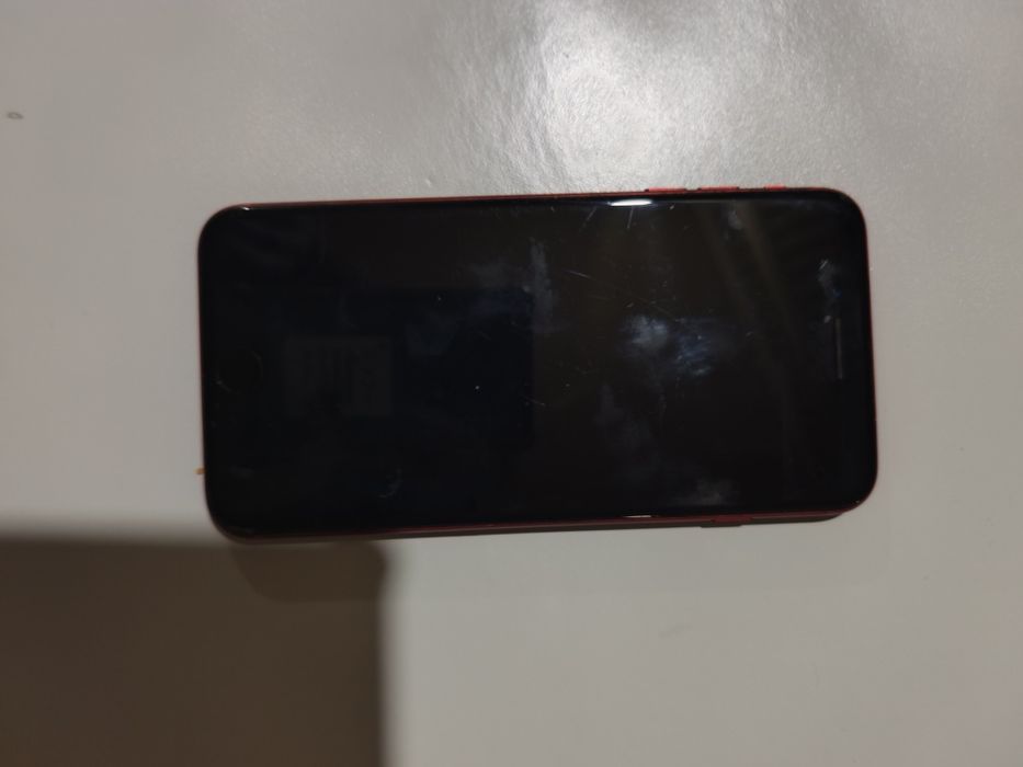 iPhone 8  vermelho