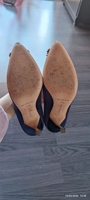 Manolo Blahnik Hangisi