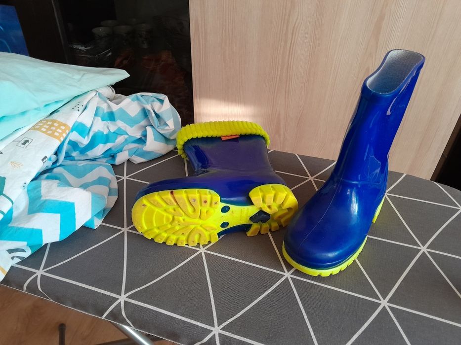 Резиновые сапожки