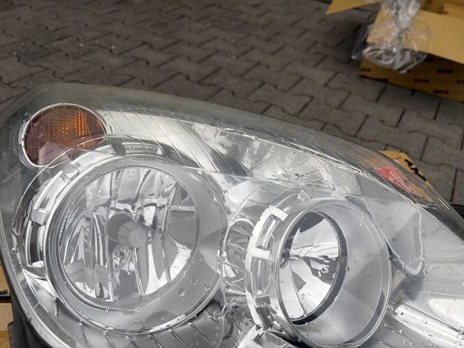 Lampa Opel Astra H Prawa Lewa Jasny Klosz / Prawa Ciemny Klosz