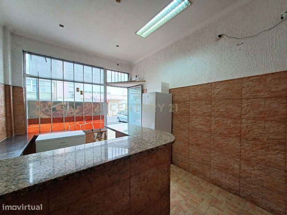 Loja para arrendamento - Amadora