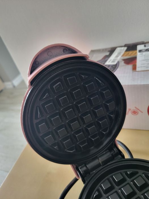 Mini różowa gofrownica