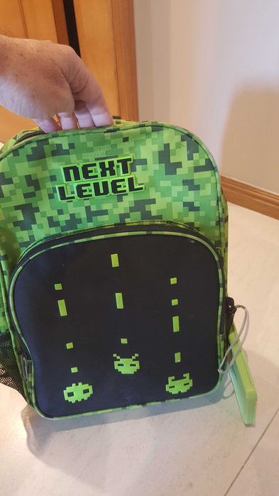 Mochila crianca como nova muito espaco