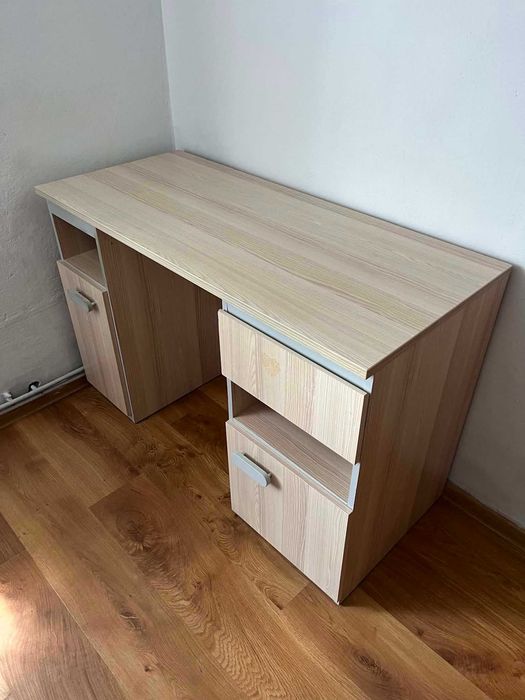 Biurko jasny dąb szare zielone szuflada szafki regał pojemne