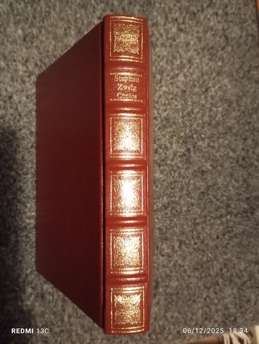 Livro vintage "Contos"