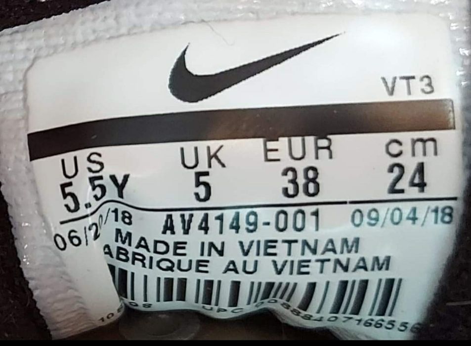 Кросівки фірми nike air max 97 оригінал 

Розмір по бірці:
Us 5.5 Y