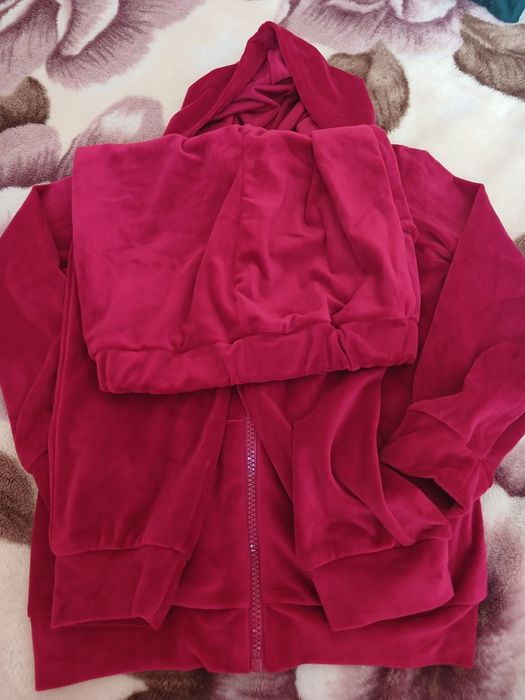 Велюровый спортивный костюм для девочки