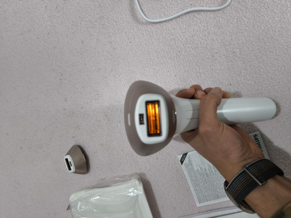 Depiladora Luz Pulsada PHILIPS BRI945/00 (IPL - Multi-zonas - Branco)