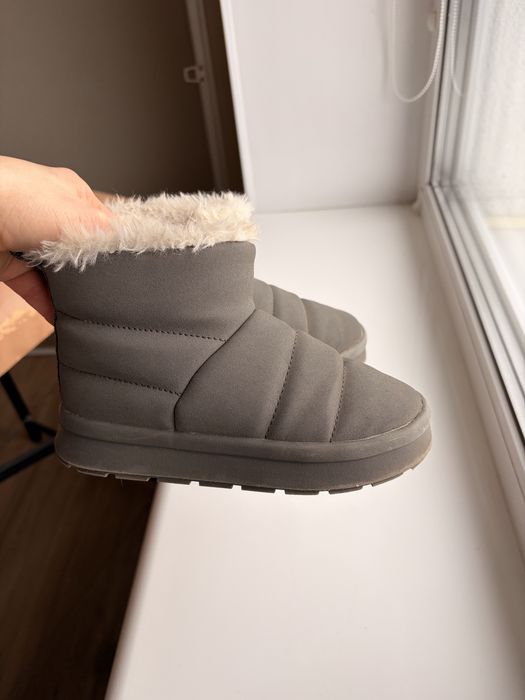 Чобітки дитячі 27 розмір Zara