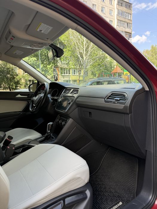 Volkswagen Tiguan Allspace R-Line 2.0 бензин 2018 року