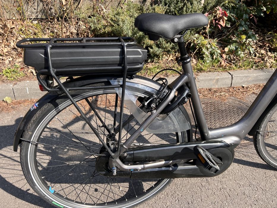 Rower elektryczny GIANT GRANDTOUR E+ silnik centralny YAMAHA  /A