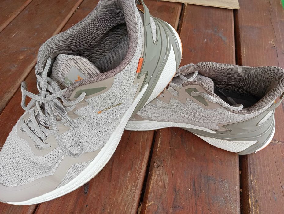 Кросівки чоловічі 44