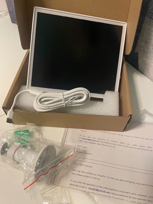 невелика сонячна панель.