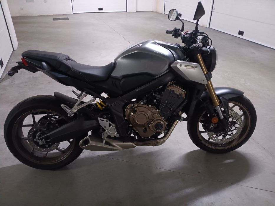 Honda CB650R 3000km full power