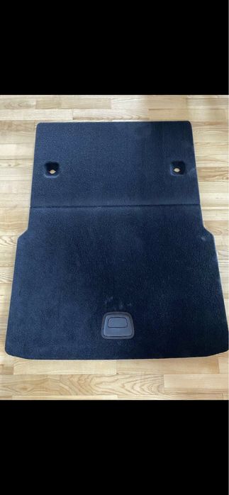 Pólka dolna bagażnika do S-Klasy 223