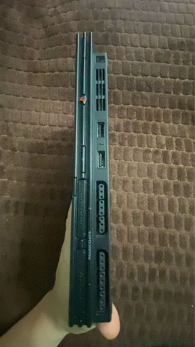 Sprzedaje konsole PS2 slim