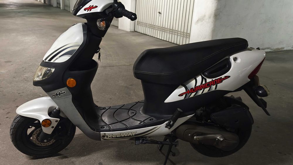 Keeway Hurricane 50cc (2 Tempos) c/ Top Case, como nova