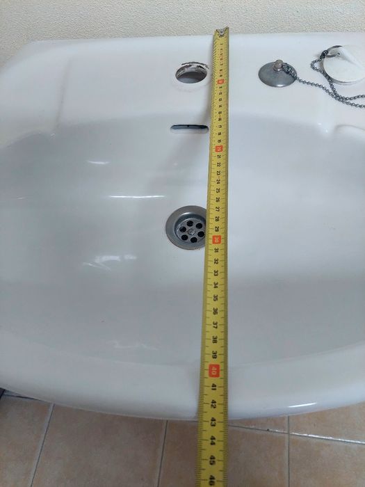 Lavatório branco WC Sanitana