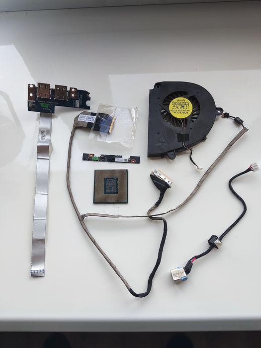 Продам ноутбук Acer  Aspire E1-571G